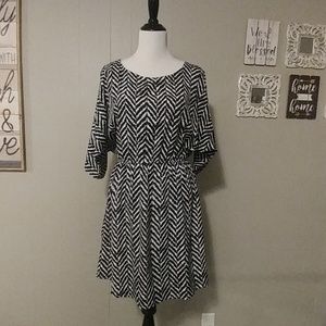 Studio Y peekaboo sleeve Dress,  Size large